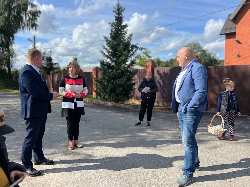 Председатель Совета депутатов Пушкинского провёл выездную встречу с жителями Путилово для решения актуальных вопросов Председатель Совета депутатов Пушкинского провёл выездную встречу с жителями Путилово для решения актуальных вопросов