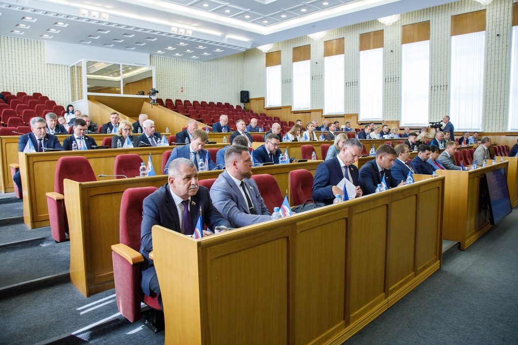 Поддержка для каждого родителя: Воронежская облдума приняла важные поправки о бесплатной юридической помощи