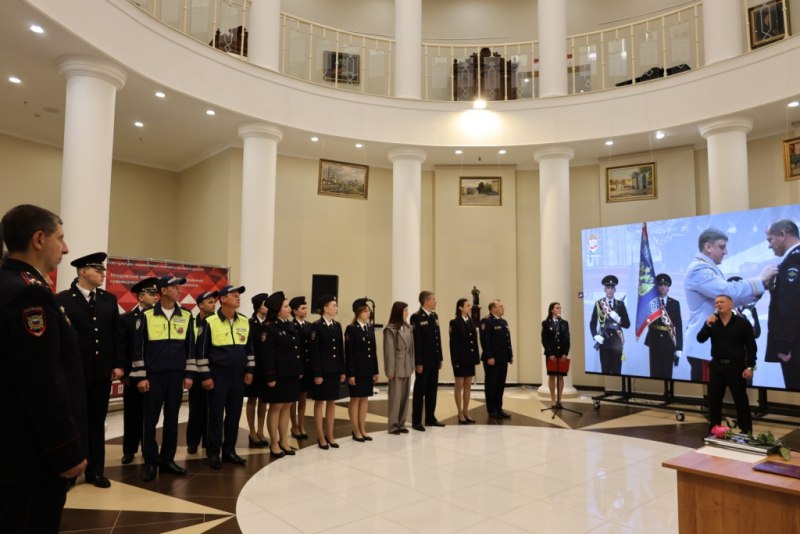 Торжественная церемония принятия присяги: 11 молодых сотрудников МВД Мордовии поклялись служить закону и народу