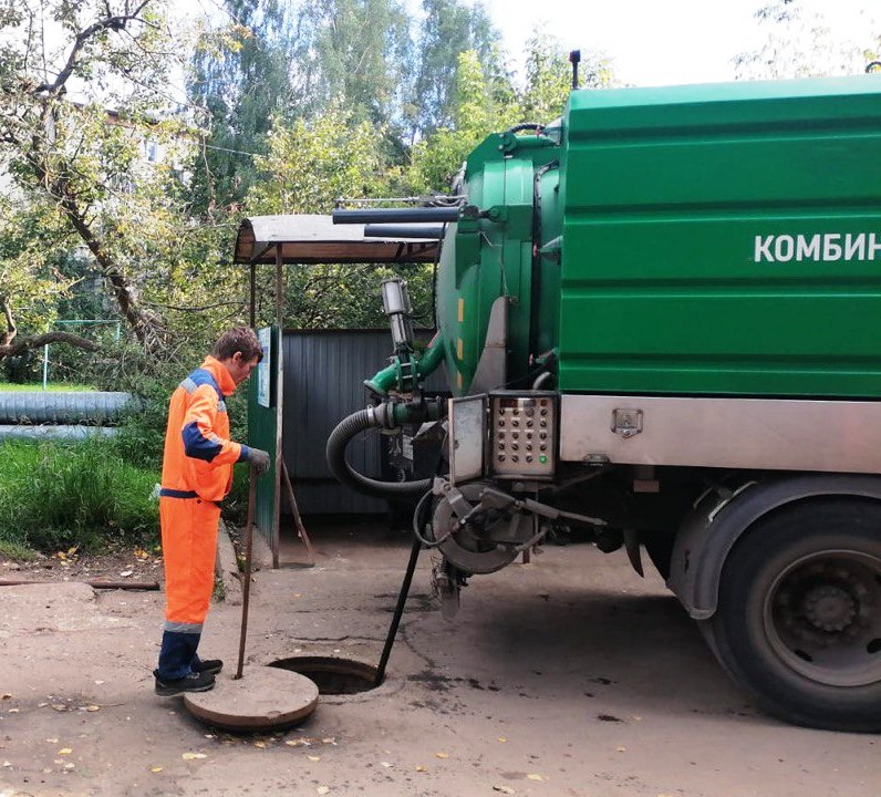 Коммунальные службы округа Пушкинский продолжают активную работу по ликвидации засоров в канализационных сетях