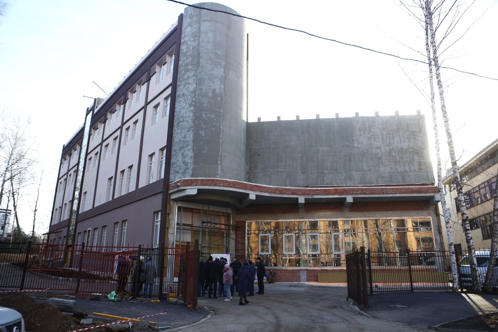 Мэр Новосибирска проконтролировал ход строительства музыкальной школы в Академгородке
