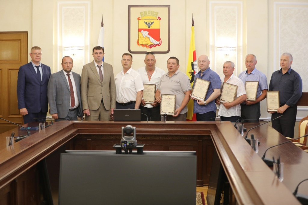 Мэр Воронежа поблагодарил специалистов городского Росводоканала за работу по ликвидации аварии на Московском проспекте