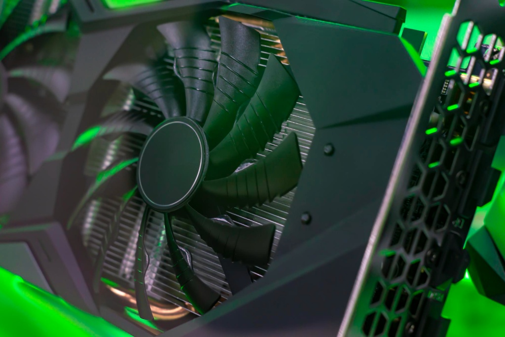 Майнинг попал под запрет в 13 регионах страны