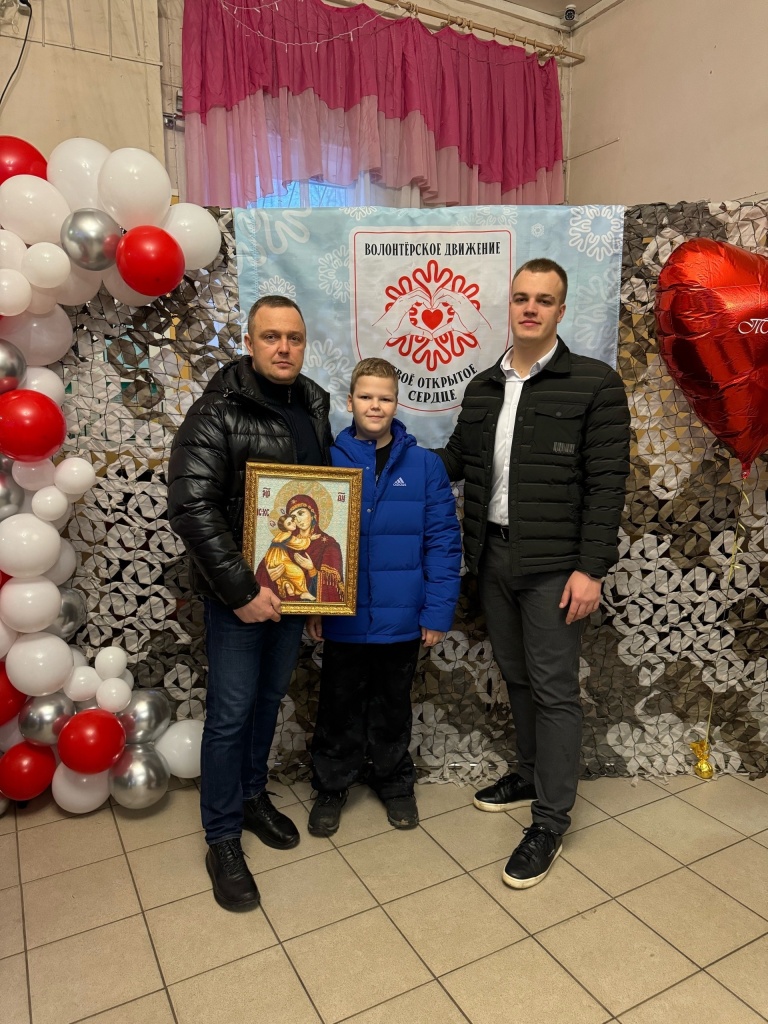 Творчество юных вологжан как послание поддержки: на ярмарке «Твое открытое сердце» собраны средства для участников СВО