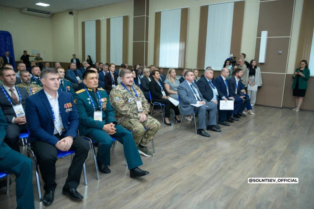 Евгений Солнцев — о роли наставничества в Оренбургской области: «Важно встретить того, кто направит» Евгений Солнцев — о роли наставничества в Оренбургской области: «Важно встретить того, кто направит»