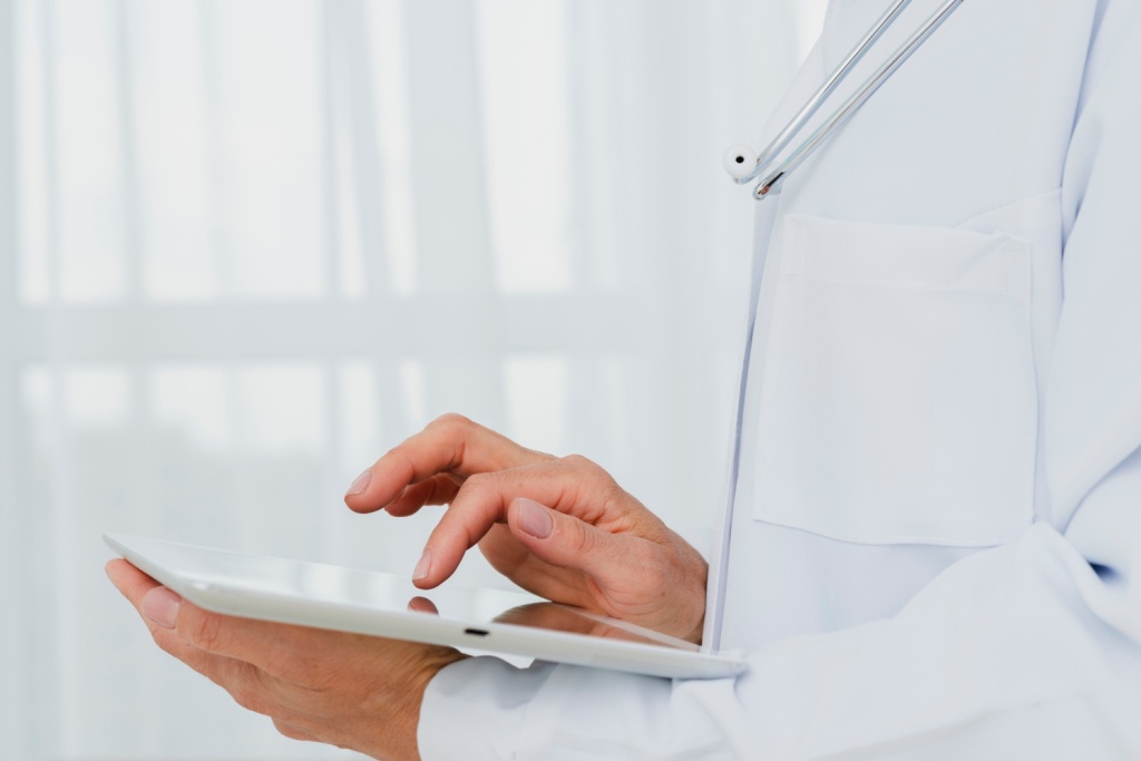 Новосибирская область переходит на электронные медкарты