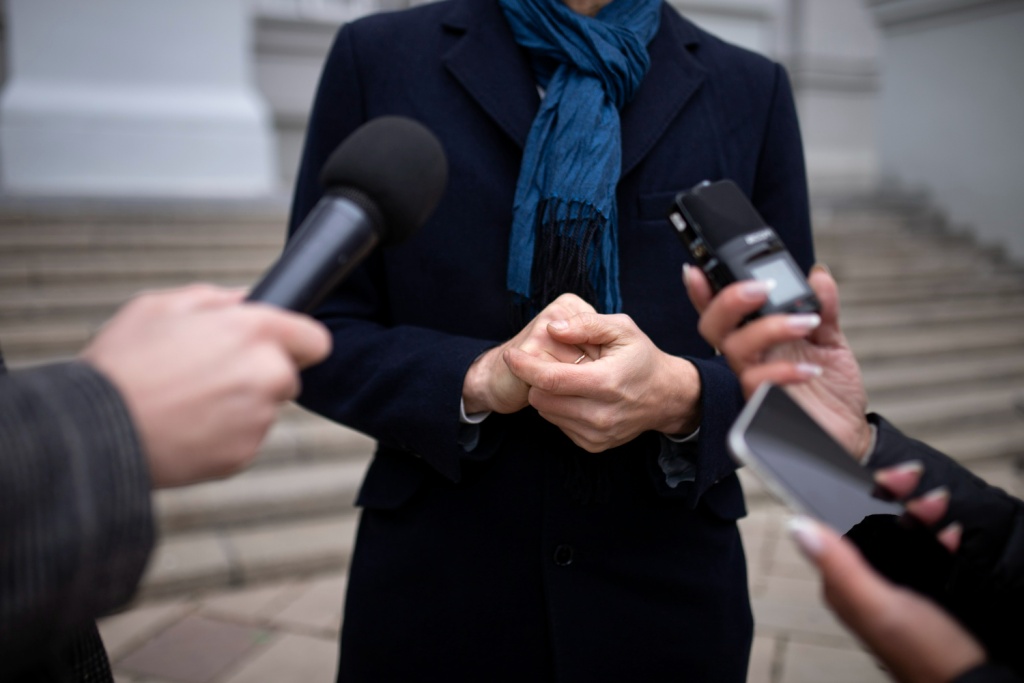 В Вологде начали принимать вопросы для прямой линии с главой города Андреем Накрошаевым В Вологде начали принимать вопросы для прямой линии с главой города Андреем Накрошаевым