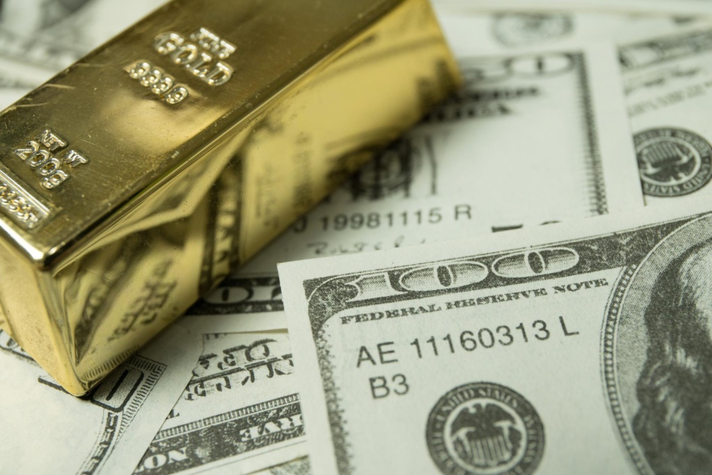 Серебро и золото бьют рекорды на фоне торговых конфликтов