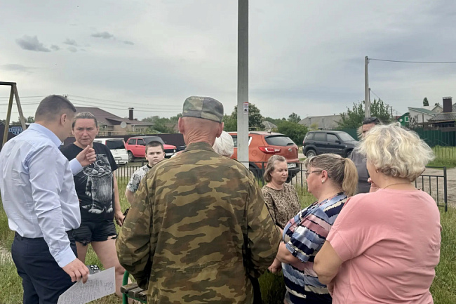 Безопасность на дорогах — в приоритете: депутат Воронежской городской Думы Александр Чуфинев взял под личный контроль ситуацию в посёлке имени Будённого Безопасность на дорогах — в приоритете: депутат Воронежской городской Думы Александр Чуфинев взял под личный контроль ситуацию в посёлке имени Будённого