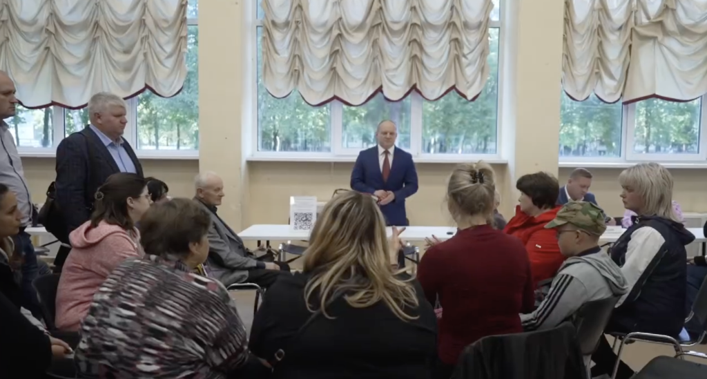 Выездное совещание по ЖКХ в Пушкино: Максим Красноцветов лично ответил на вопросы жителей Выездное совещание по ЖКХ в Пушкино: Максим Красноцветов лично ответил на вопросы жителей