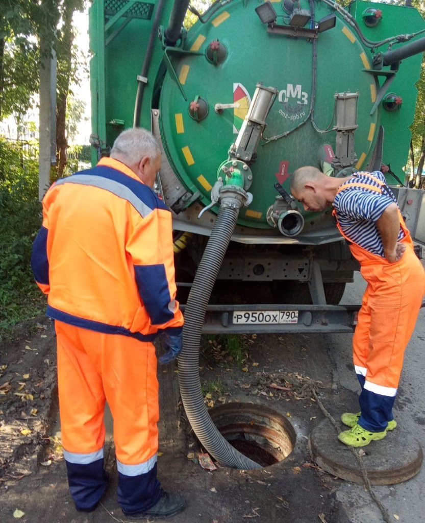 Коммунальные службы округа Пушкинский продолжают активную работу по ликвидации засоров в канализационных сетях
