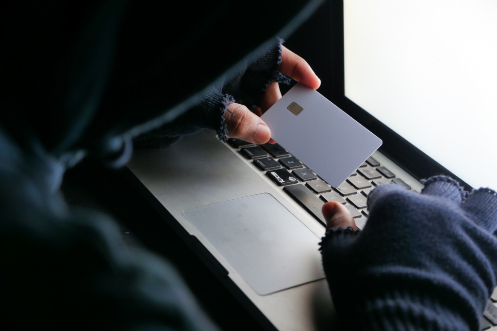 В Иркутске прошло совещание по усилению мер профилактики дистанционного мошенничества В Иркутске прошло совещание по усилению мер профилактики дистанционного мошенничества