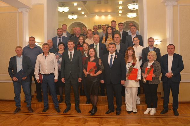 Андрей Дьяченко и Сергей Петрин вручили награды лучшим дорожникам Воронежа