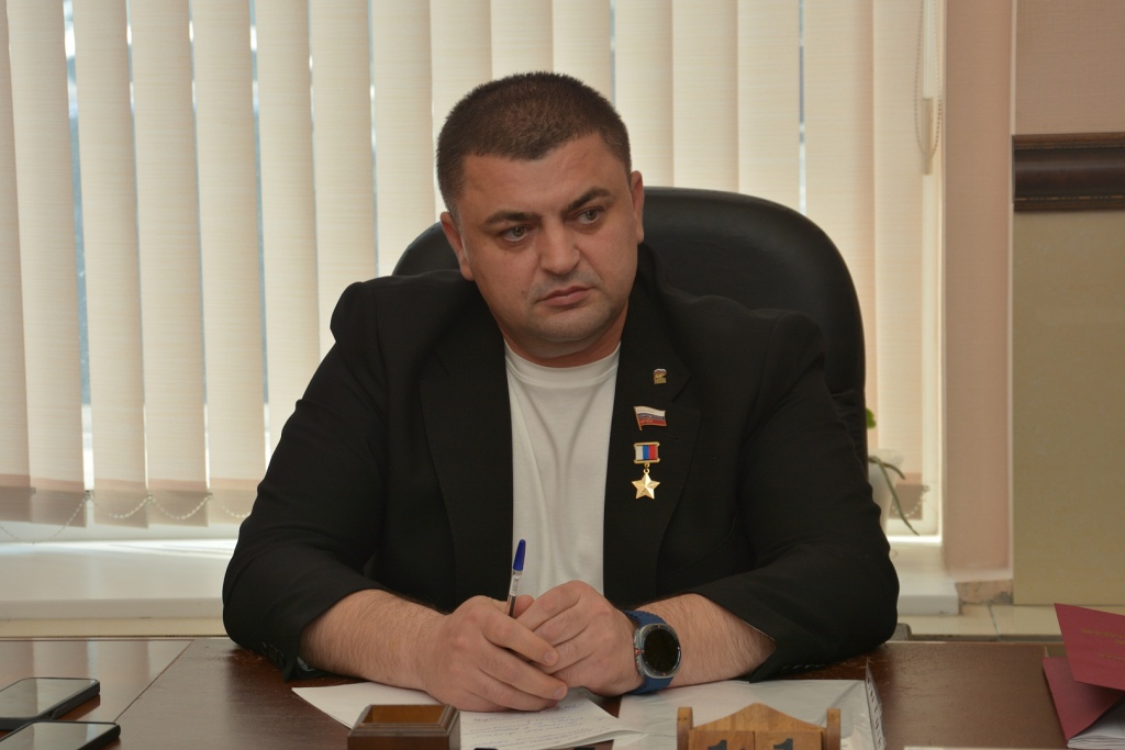 Поддержка тех, кто защищает страну: Андрей Дьяченко помог решить вопросы участников СВО Поддержка тех, кто защищает страну: Андрей Дьяченко помог решить вопросы участников СВО