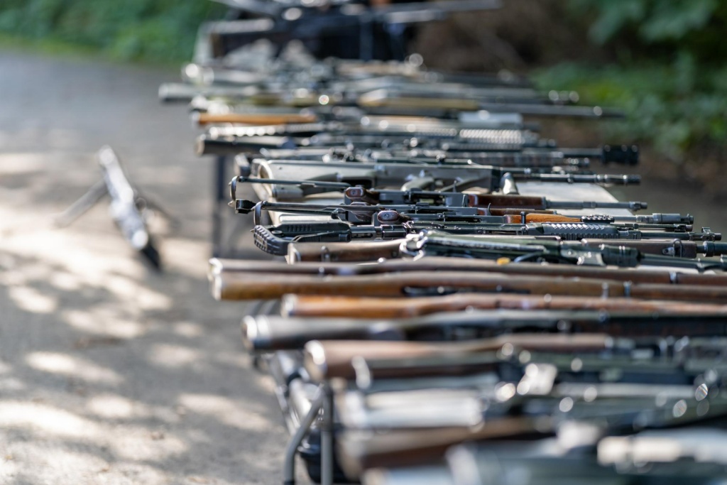 В Новосибирске группа сообщников занималась оборотом огнестрельного оружия