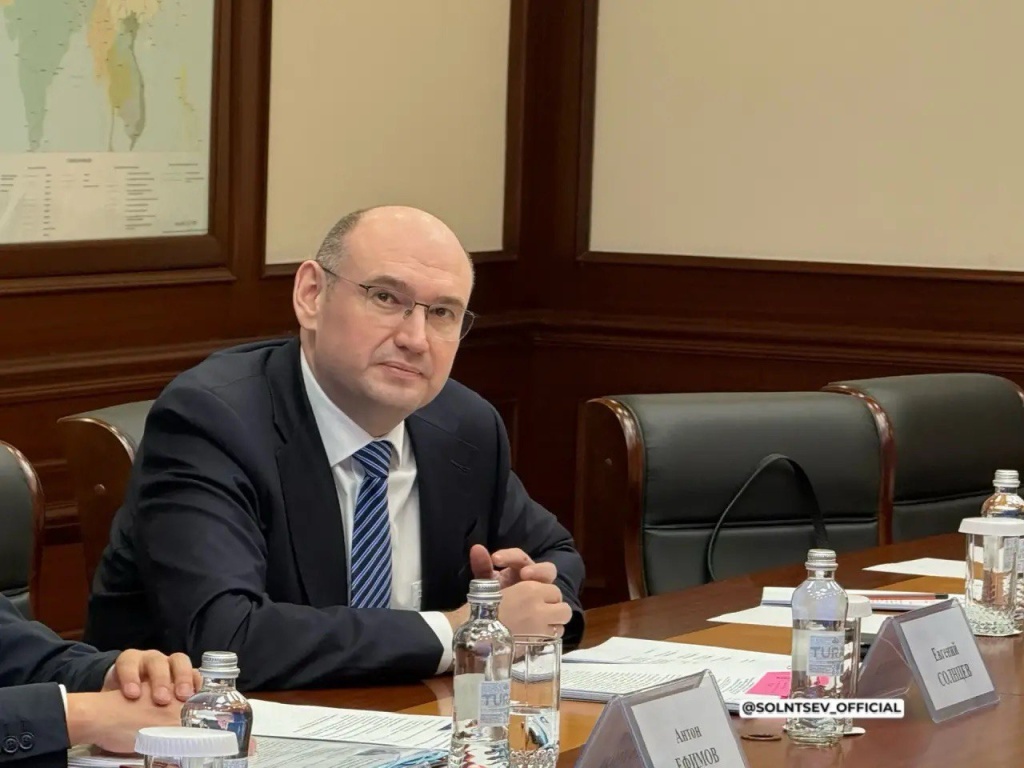 Евгений Солнцева обсудил в Астане ускорение транзита «Россия – Казахстан – Китай» Евгений Солнцева обсудил в Астане ускорение транзита «Россия – Казахстан – Китай»