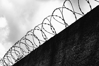 В Вологодской области бывший замначальника СИЗО получил 4,5 года колонии за взятку