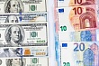 Доллар и евро потеряли более 1,7 рубля: рубль набирает силу
